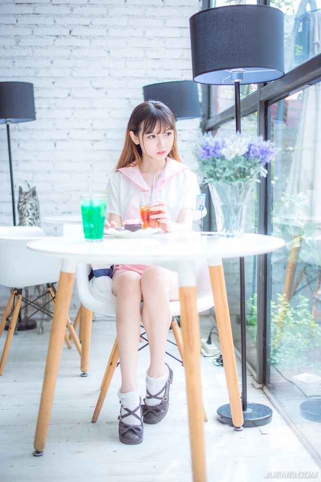 我们不走性感路线，我们走果敢路线。——韩寒《光荣日》